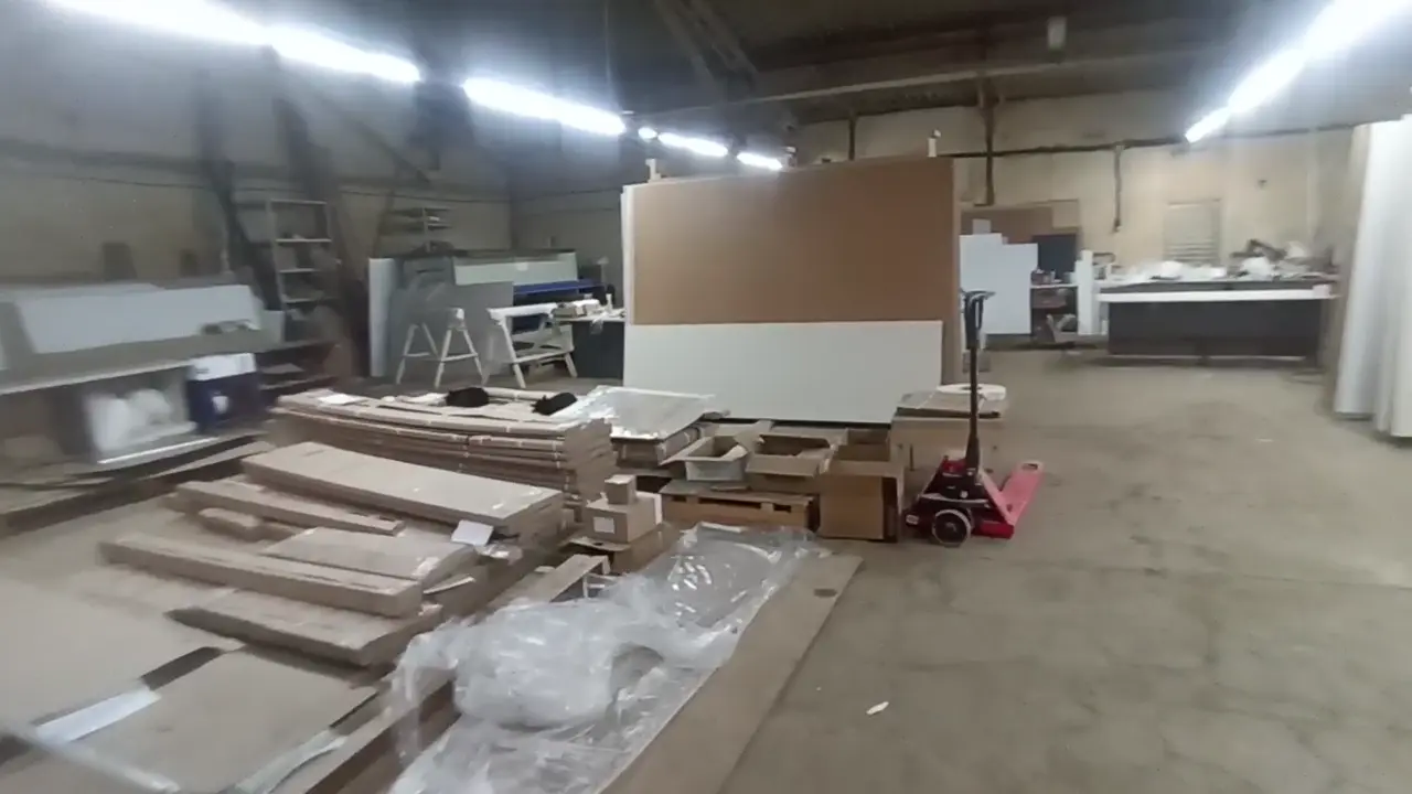 Рабочие зоны и оборудование мебельного цеха